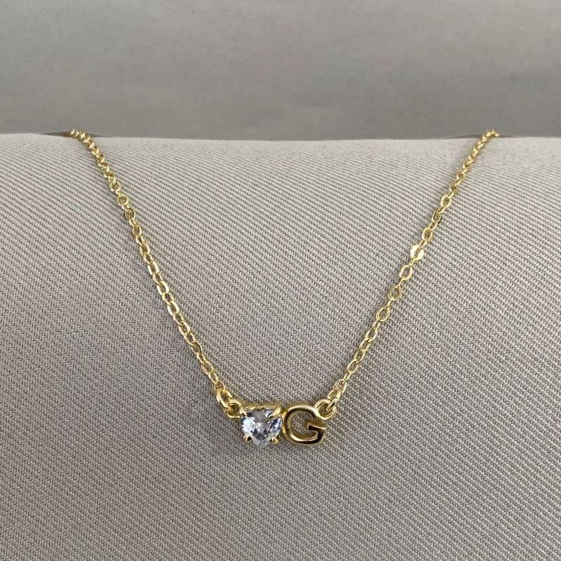 COLAR LETRA G COM CORAÇÃO ZIRCONIA