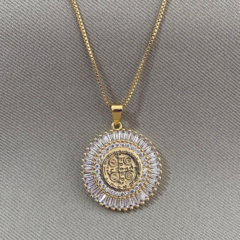 COLAR MANDALA SÃO BENTO CRAVEJADO