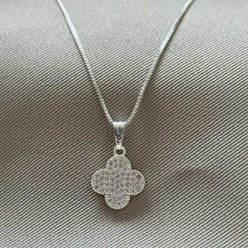 COLAR PINGENTE TREVO CRAVEJADO