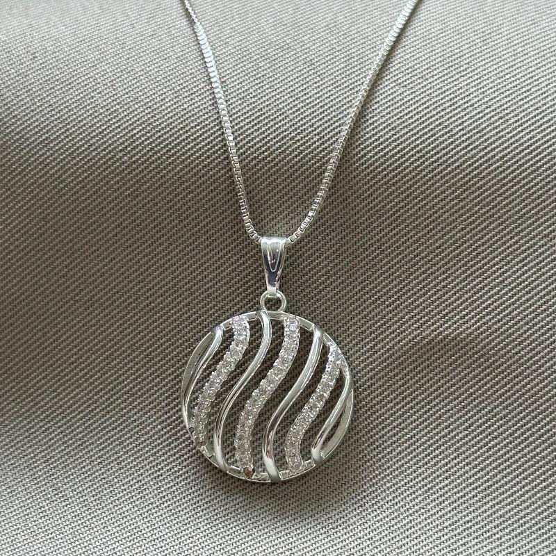 COLAR REDONDO CRAVEJADO VAZADO