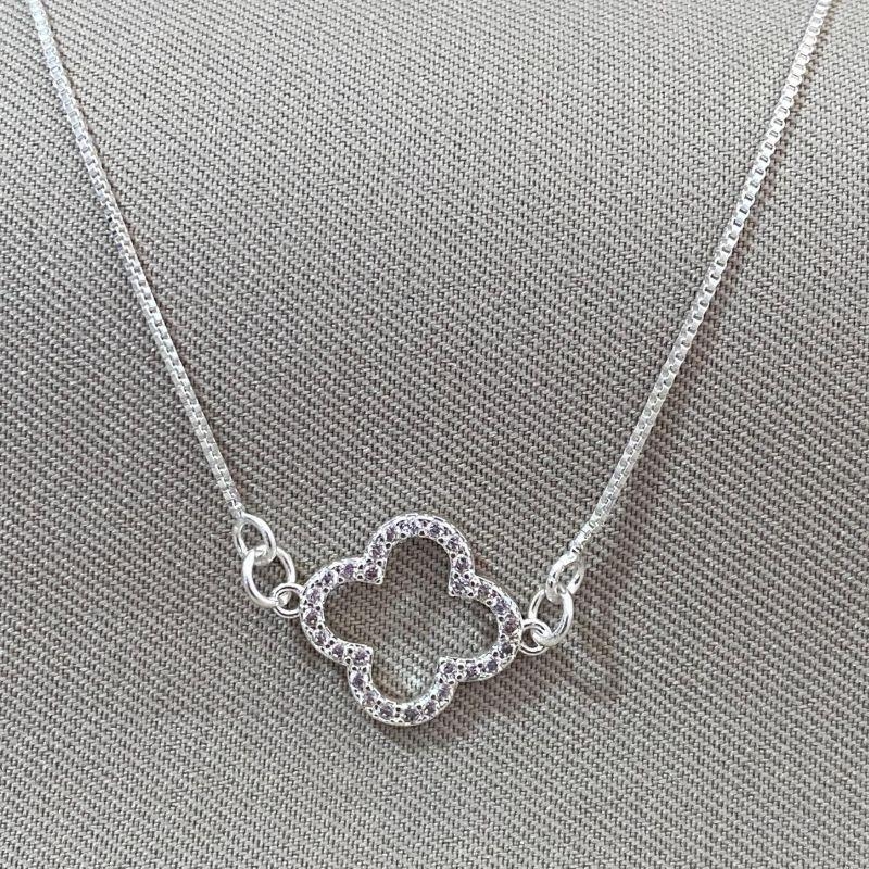 COLAR TREVO CARVEJADO VAZADO