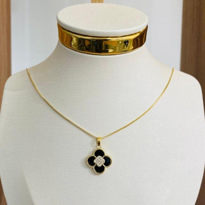 COLAR TREVO CRAVEJADO