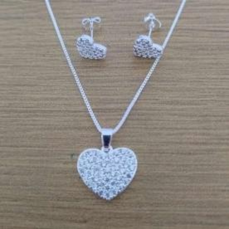 CONJUNTO CORAÇÃO CRAVEJADO