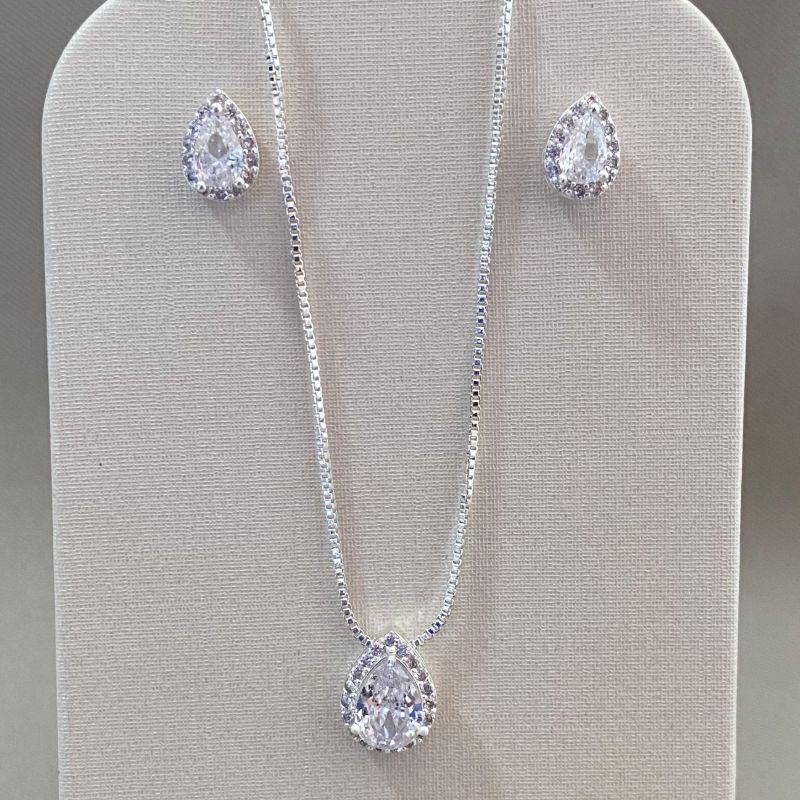 CONJUNTO GOTINHA CRAVEJADA