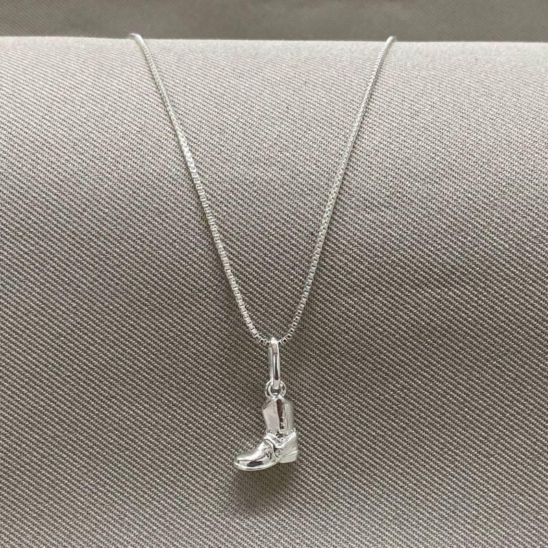 CORRENTE VENEZIANA COM BOTA