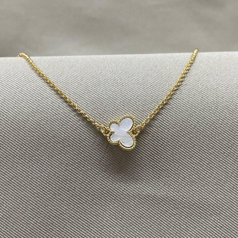 PULSEIRA BORBOLETA BRANCA