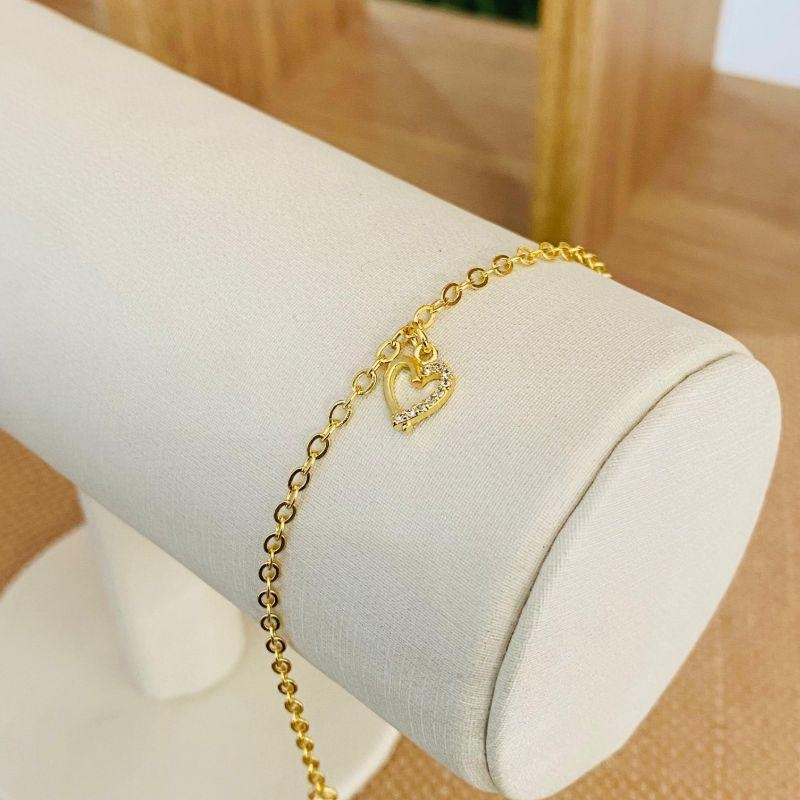 PULSEIRA COM CORAÇÃO PENDURADO