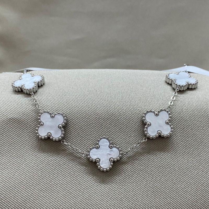 PULSEIRA PRATA 5 TREVOS BRANCOS STEEL