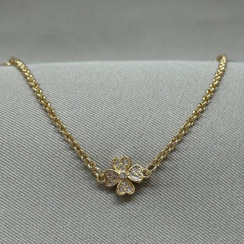 PULSEIRA TREVO CRAVEJADA