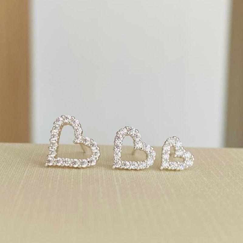 TRIO DE BRINCOS CORAÇÃO CRAVEJADO