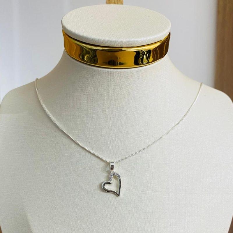 COLAR CORAÇÃO CRAVEJADO