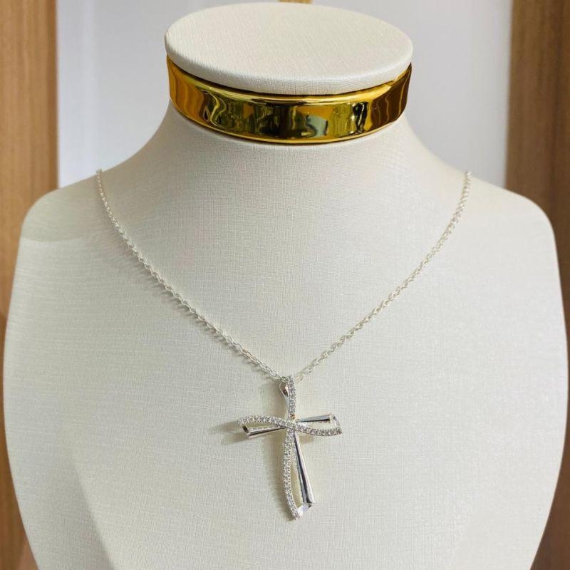 COLAR CRUZ CRAVEJADA