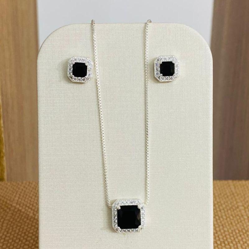 CONJUNTO COM ZIRCONIA PRETA