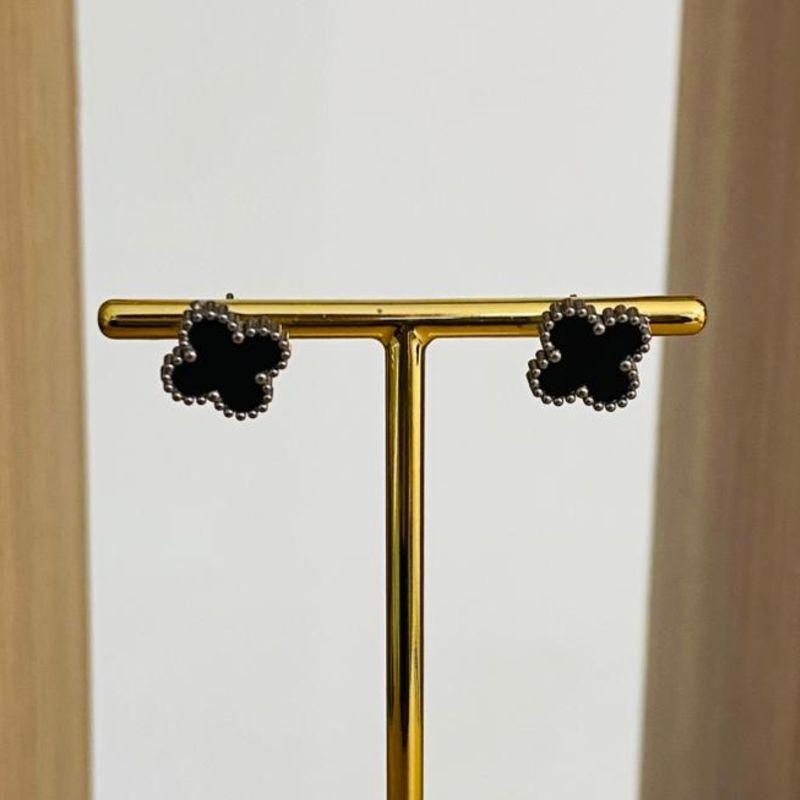 BRINCO TREVO PRETO STEEL