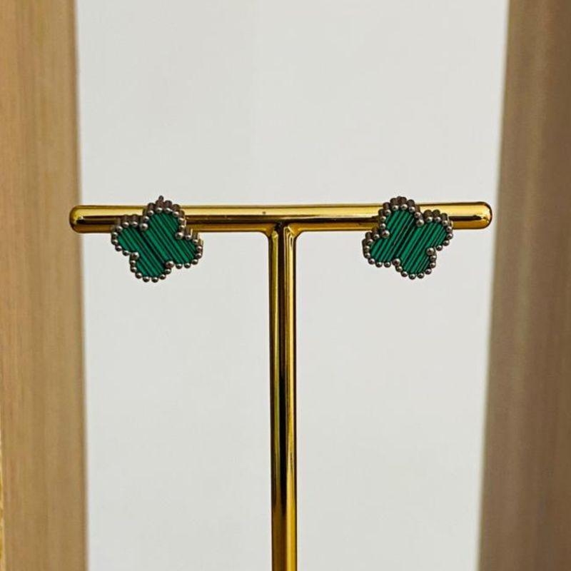 BRINCO TREVO VERDE STEEL