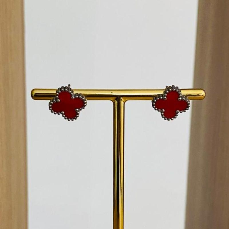 BRINCO TREVO VERMELHO STEEL