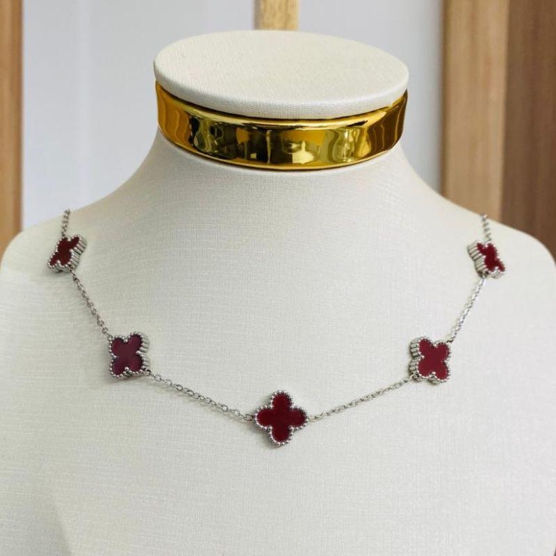 COLAR COM 7 TREVOS BORDÔ