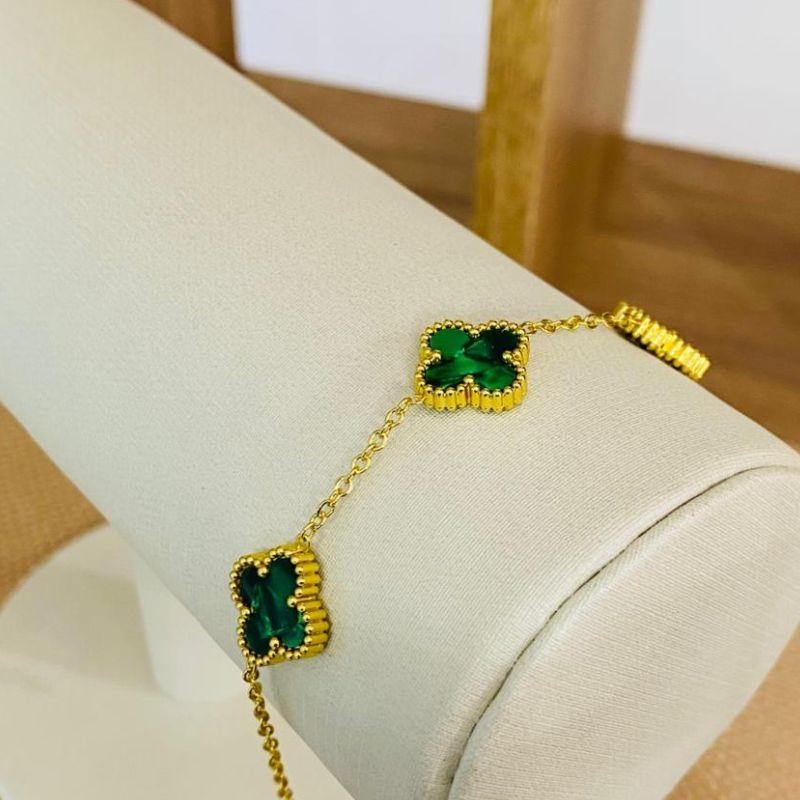 PULSEIRA COM 3 TREVOS VERDES