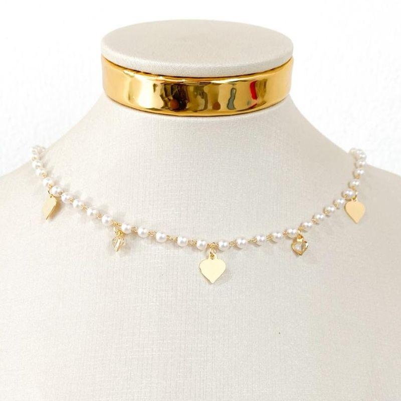 COLAR PÉROLA COM CORAÇÕES