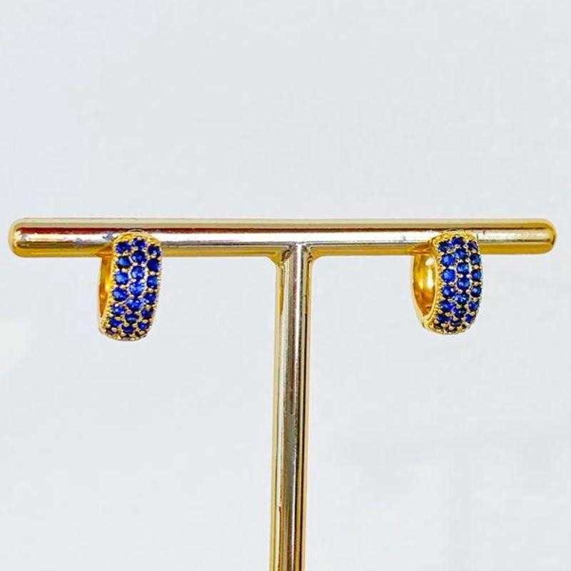 BRINCO ARGOLINHA CRAVEJADA AZUL