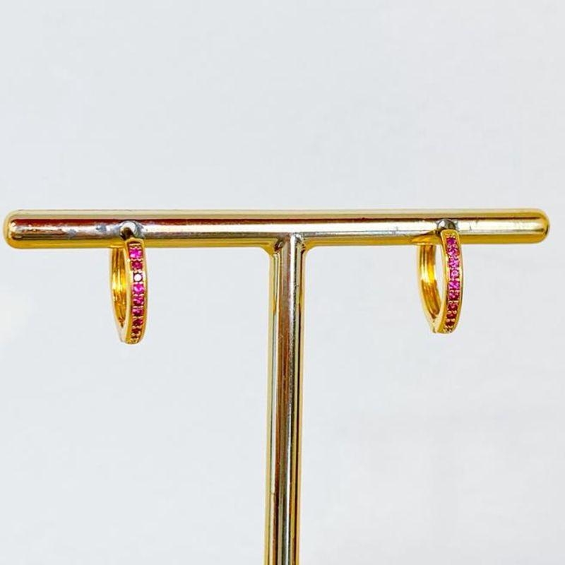 BRINCO ARGOLINHA CRAVEJADA ROSA