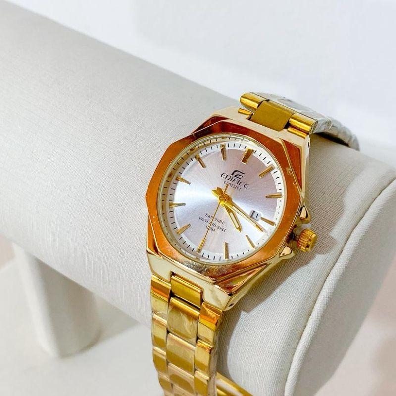 RELOGIO CASIO REDONDO DOURADO COM FUNDO BRANCO
