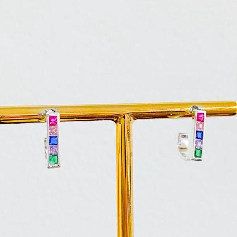 BRINCO MEIA ARGOLA ZIRCONIA COLORS