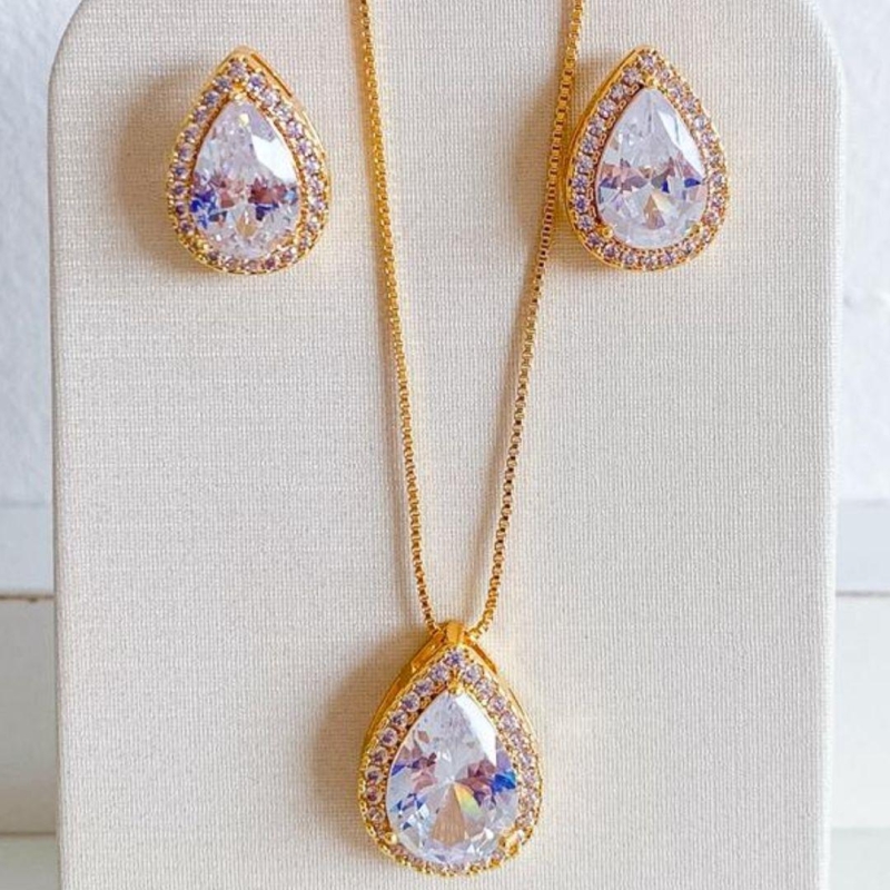 CONJUNTO GOTA ZIRCONIA CRAVEJADA