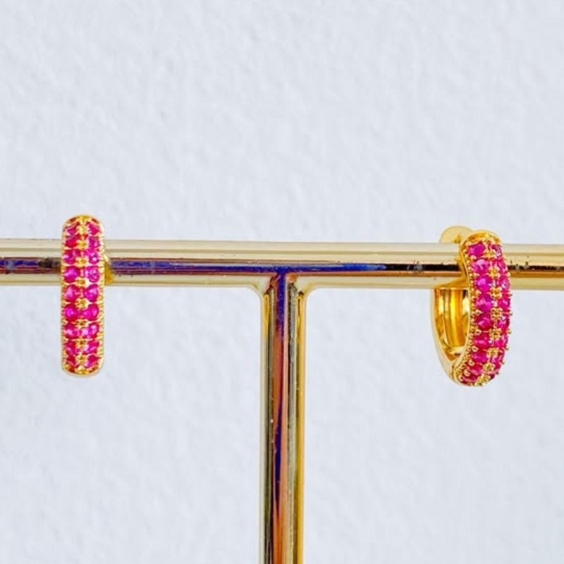 BRINCO ARGOLINHA CRAVEJADA ROSA