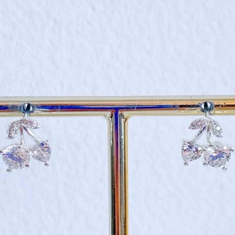 BRINCO CEREJA COM ZIRCONIAS