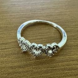 ANEL 3 CORAÇÕES CRAVEJADOS 