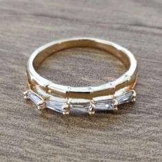 ANEL COM FILETES DE ZIRCONIA