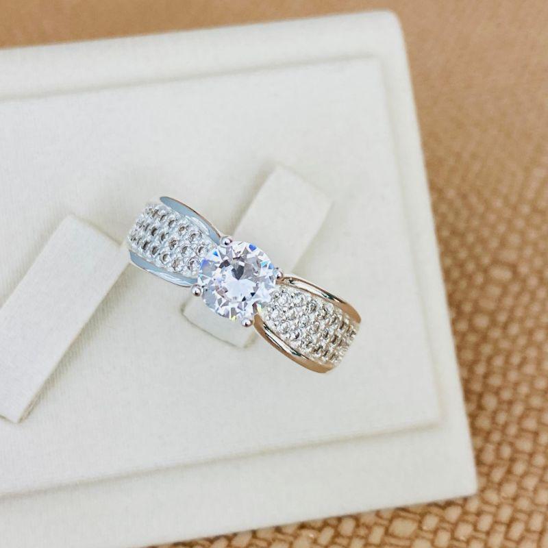 ANEL COM ZIRCONIA CRAVEJADO