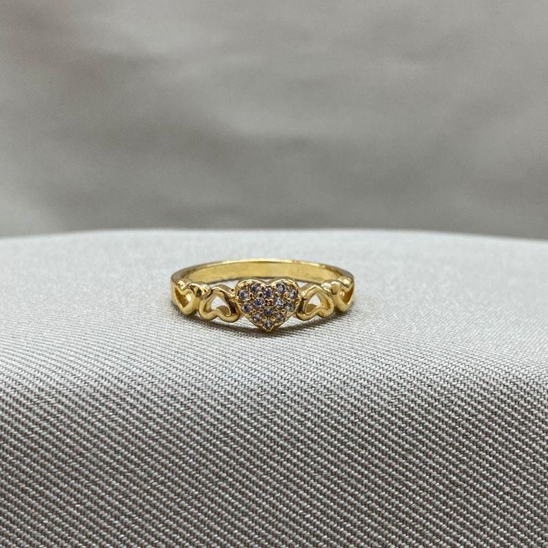 ANEL CORAÇÃO VAZADO E CRAVEJADO