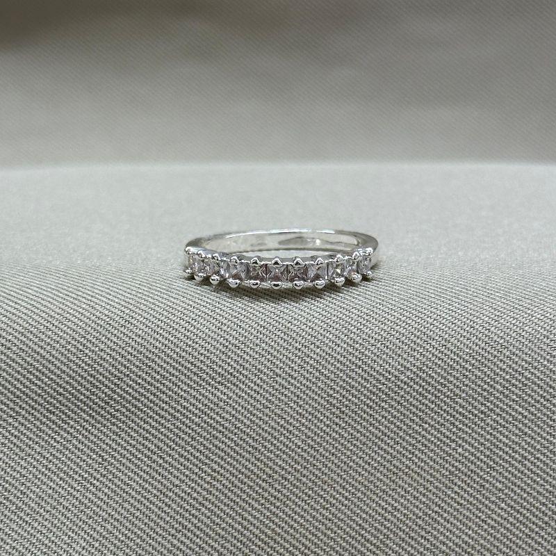 ANEL CRAVEJADO COM ZIRCONIAS