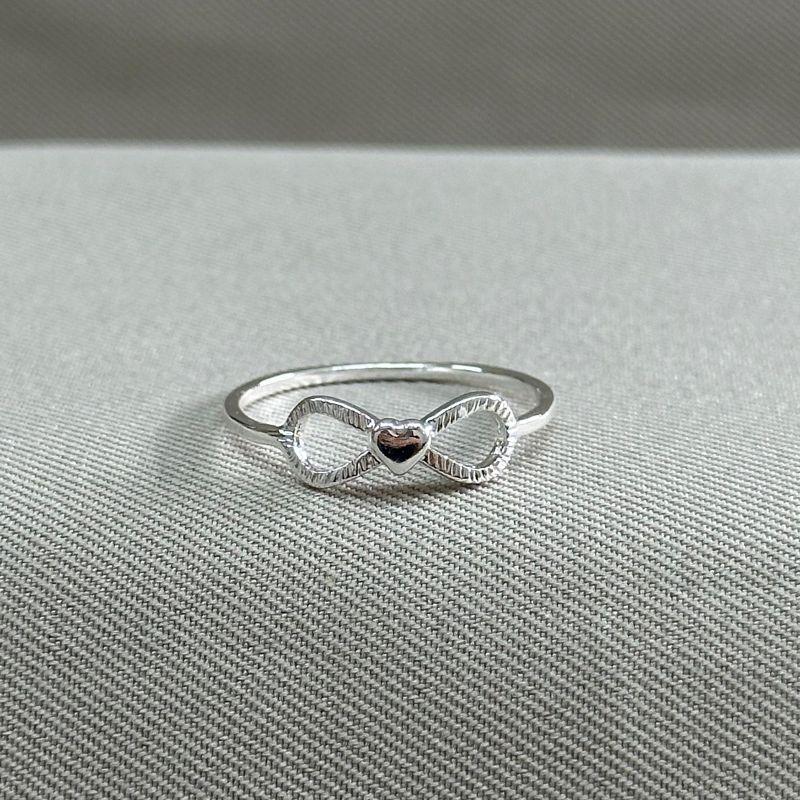 ANEL INFINITO COM CORAÇÃOZINHO