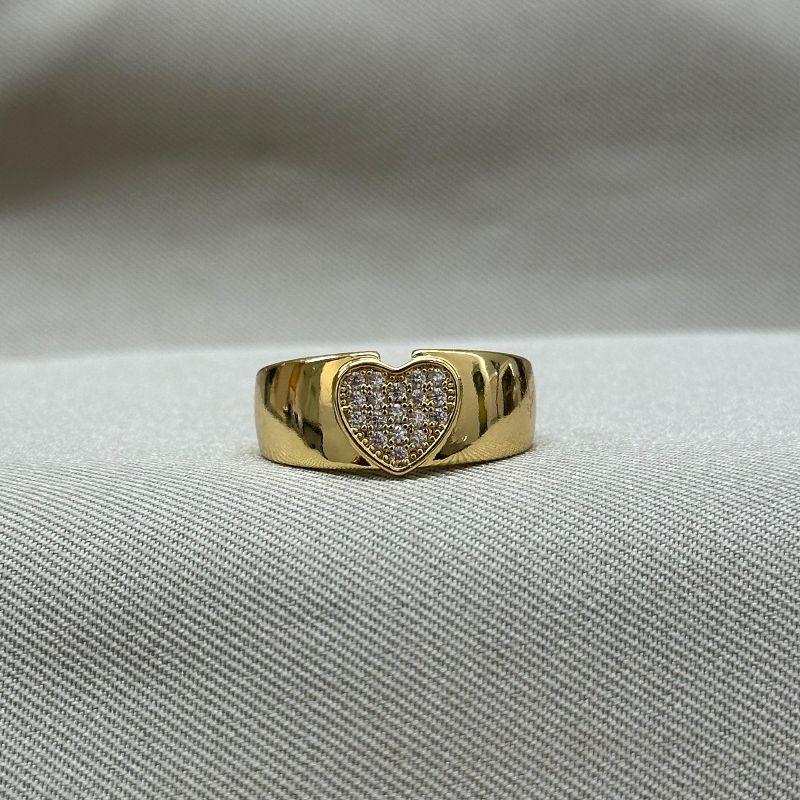 ANEL LISO COM CORAÇÃO CRAVEJADO