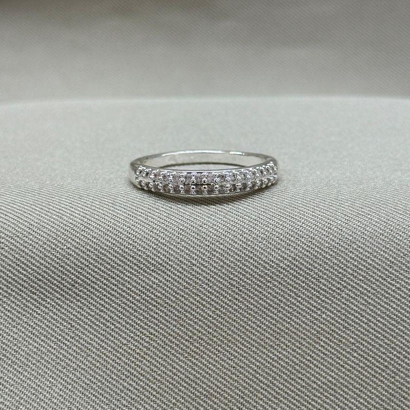 ANEL MEIA ALIANÇA CRAVEJADA