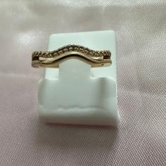 ANEL ONDULADO CRAVEJADO 