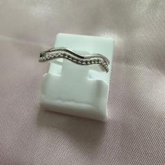 ANEL ONDULADO CRAVEJADO 