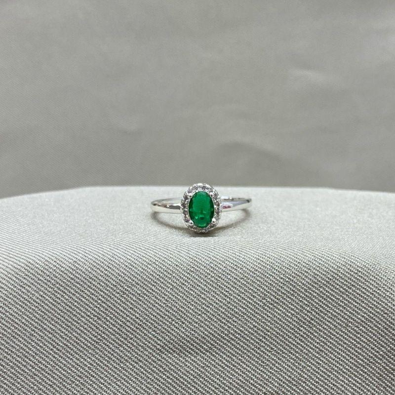 ANEL PEDRA OVAL ESMERALDA CRAVEJADA EM VOLTA