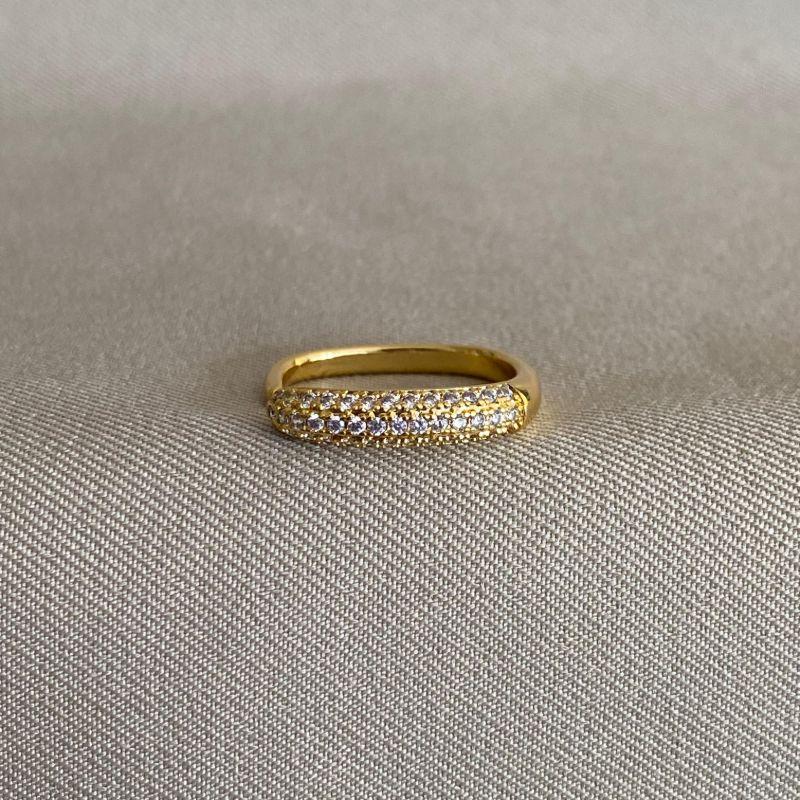 ANEL QUADRADO CRAVEJADO