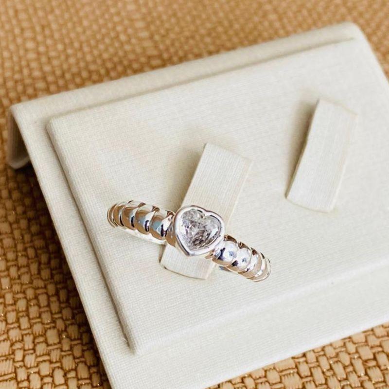 ANEL REGULAVEL COM CORAÇÃO ZIRCONIA