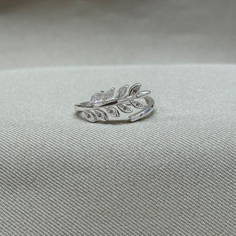 ANEL REGULAVEL FOLHAS COM ZIRCONIAS