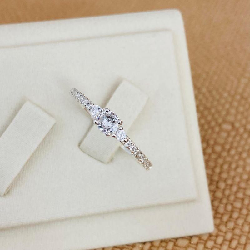 ANEL SOLITARIO CRAVEJADO