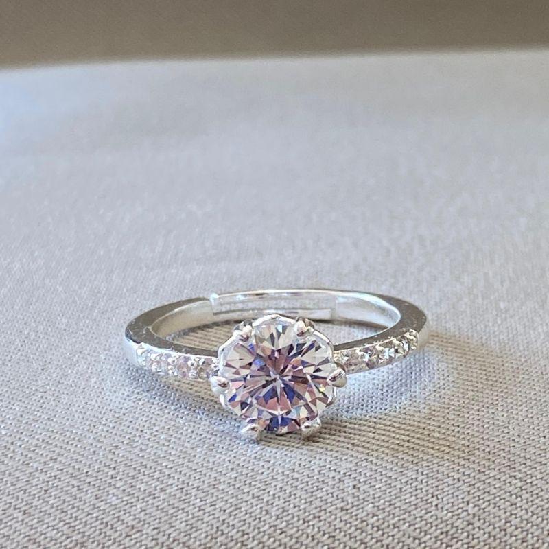 ANEL SOLITARIO CRAVEJADO REGULAVEL