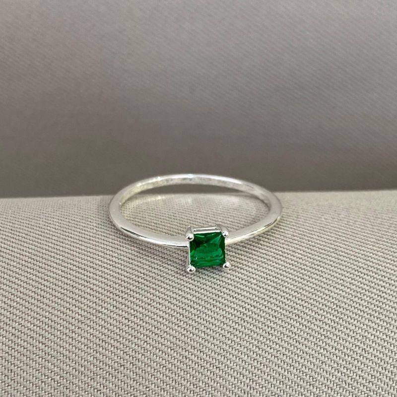 ANEL SOLITARIO VERDE ESMERALDA