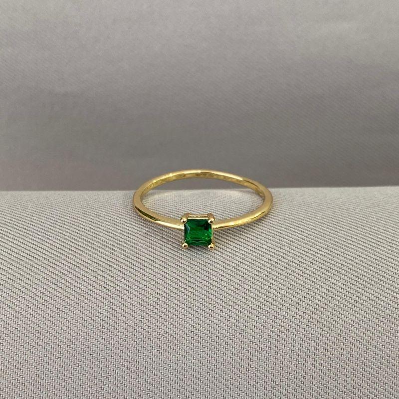 ANEL SOLITARIO VERDE ESMERALDA
