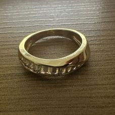 ANEL TORCIDO COM FILETES DE ZIRCONIA