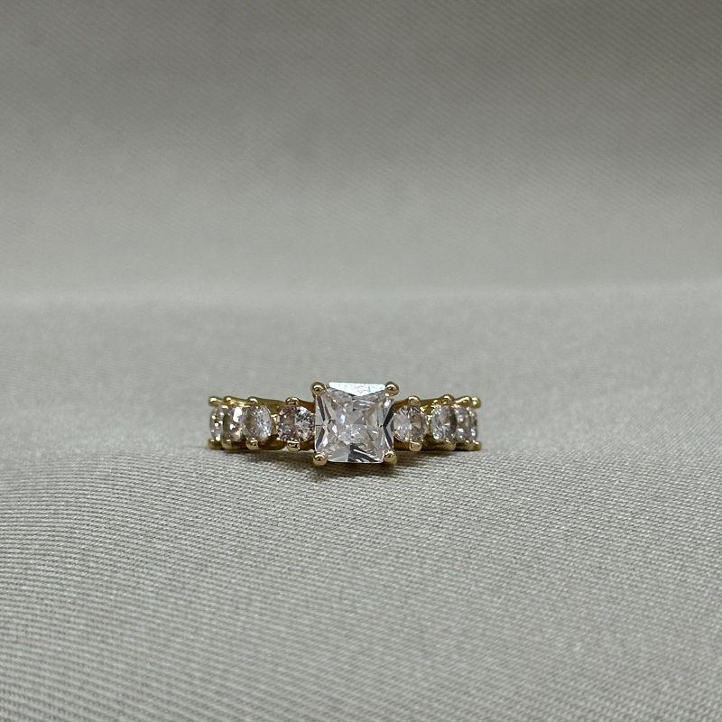 ANEL ZIRCONIAS QUADRADAS